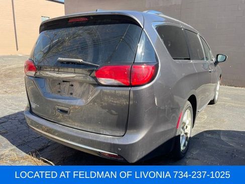 Used 2018 Chrysler Pacifica Touring-L Plus w/ Tire & Wheel Group image 3