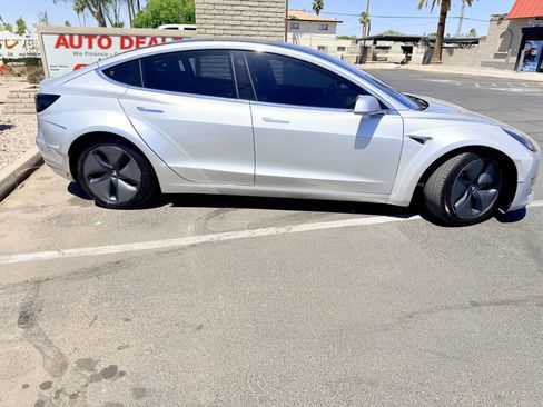 Used 2018 Tesla Model 3 Long Range RWD image 9