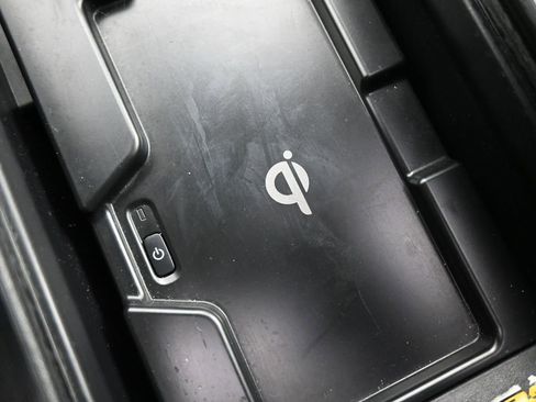 Used 2022 Toyota Highlander XLE image 16