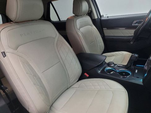 Used 2016 Ford Explorer Platinum image 21