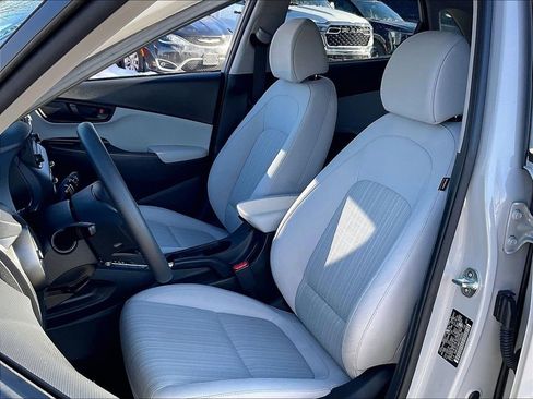 Used 2023 Hyundai Kona SEL image 9