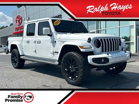 Used 2023 Jeep Gladiator Overland AWD/4WD image 1