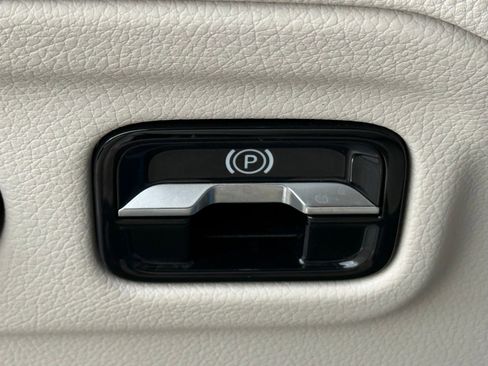 Used 2023 Mercedes-Benz EQS 580 4MATIC SUV image 32