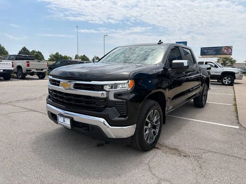Used 2025 Chevrolet Silverado 1500 LT AWD/4WD image 7