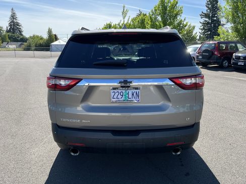 Used 2019 Chevrolet Traverse LT w/ LT Premium Package AWD/4WD image 4