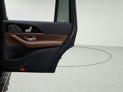 Certified 2026 Mercedes-Benz GLS 450 4MATIC image 29