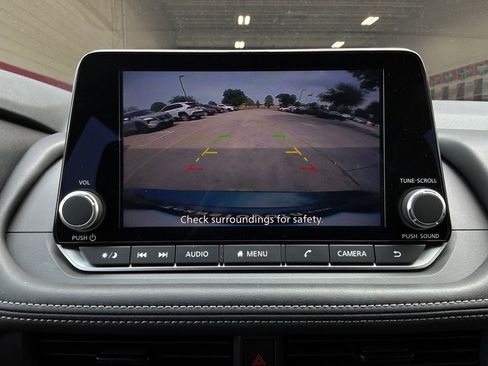 Used 2026 Nissan Rogue SV FWD image 34