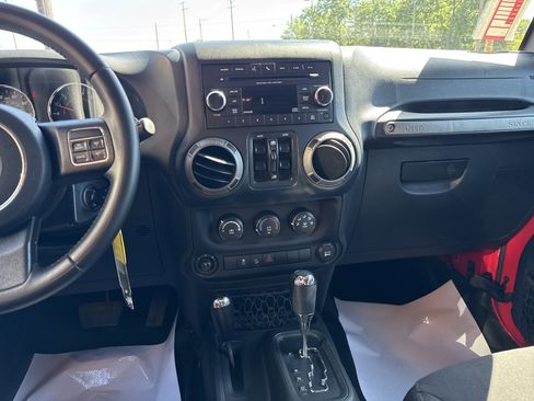 Used 2017 Jeep Wrangler Unlimited Sport w/ Quick Order Package 24S AWD/4WD image 23