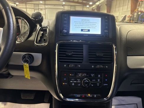 Used 2017 Dodge Grand Caravan GT image 17