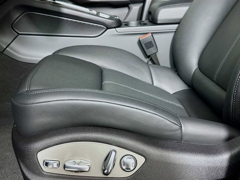 New 2026 Porsche Macan AWD/4WD image 12