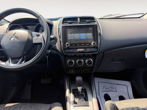 Used 2025 Mitsubishi Outlander Sport AWD image 11