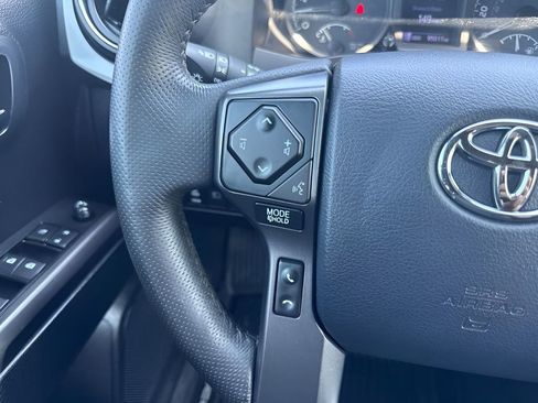 Used 2019 Toyota Tacoma TRD Sport AWD/4WD image 14
