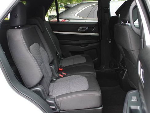 Used 2019 Ford Explorer XLT w/ Equipment Group 201A FWD image 13