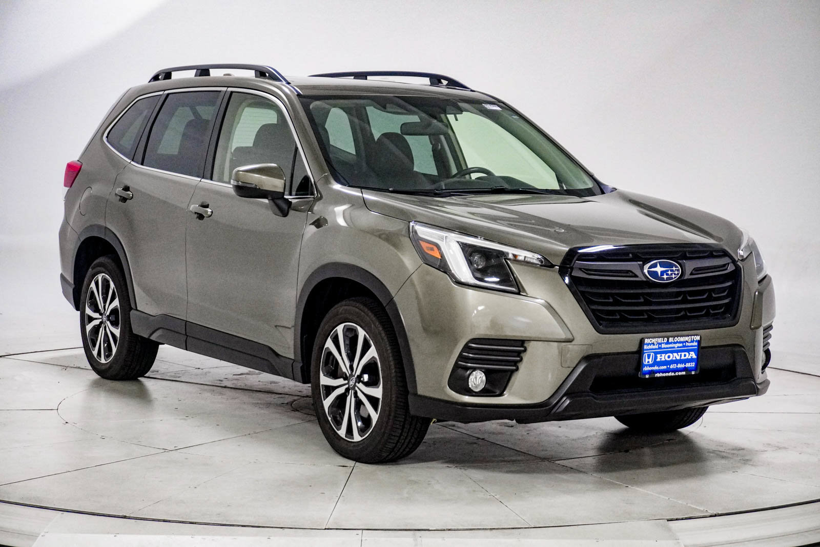 Used 2023 Subaru Forester Limited AWD/4WD image 15