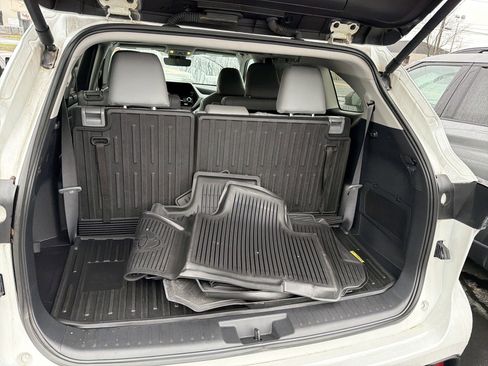 Used 2024 Toyota Highlander XLE image 29