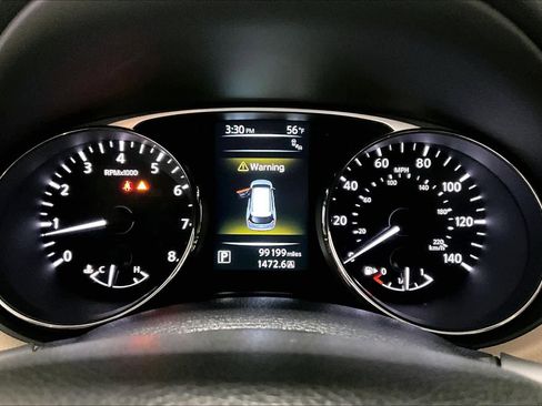 Used 2016 Nissan Rogue SV w/ SV Premium Package image 16