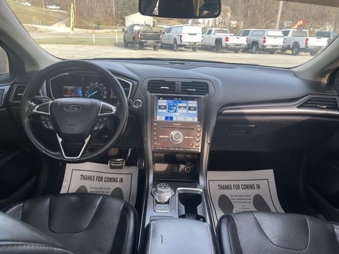 Used 2018 Ford Fusion Titanium image 22