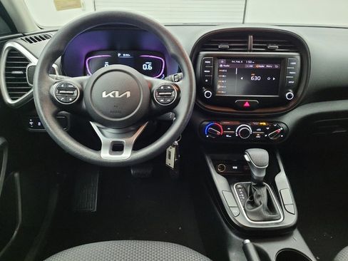 Used 2023 Kia Soul LX w/ LX Technology Package FWD image 22
