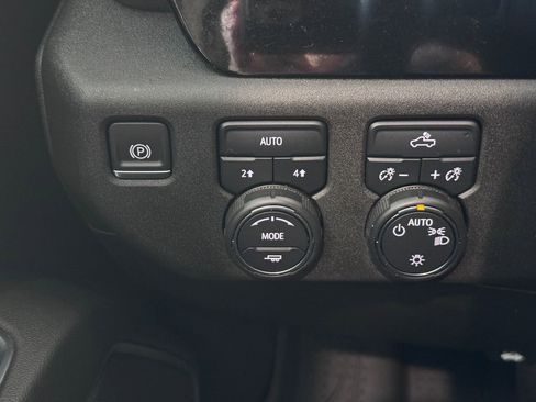 Certified 2022 Chevrolet Silverado 1500 LT AWD/4WD image 23