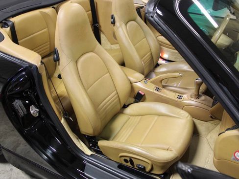 Used 2002 Porsche 911 Cabriolet image 36