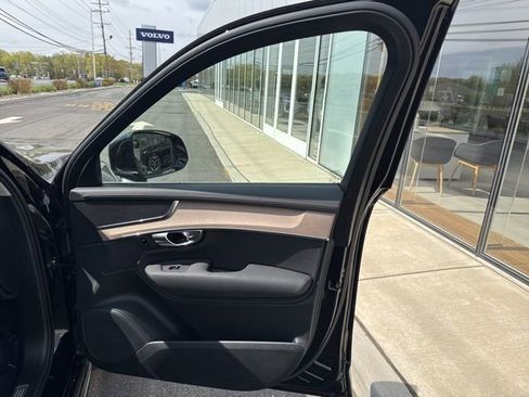 Used 2025 Volvo XC90 B6 Plus AWD/4WD image 13