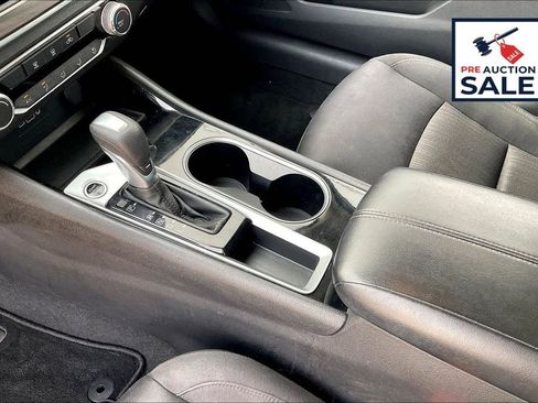 Used 2024 Nissan Altima 2.5 SV FWD image 17