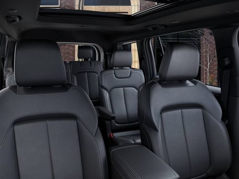 New 2026 Jeep Grand Cherokee L Limited w/ Limited Altitude Package AWD/4WD image 26