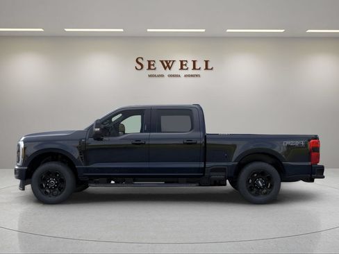 Used 2024 Ford F250 Lariat w/ Lariat Ultimate Package AWD/4WD image 2