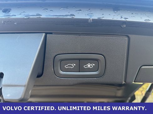 Certified 2024 Volvo XC60 T8 Ultimate w/ Protection Package Premier image 9