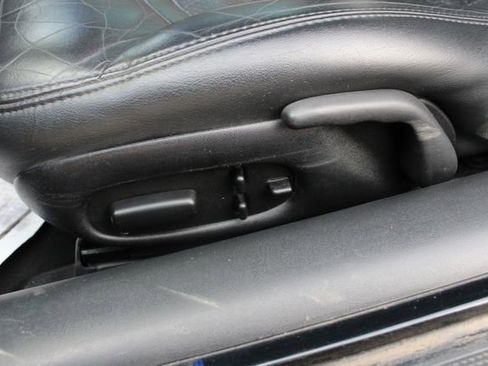 Used 2000 Chevrolet Corvette Coupe w/ Memory Pkg RWD image 3