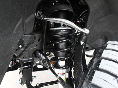 Used 2025 Chevrolet Silverado 1500 LTZ image 12