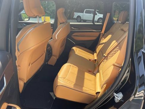 Used 2025 Jeep Grand Cherokee Summit AWD/4WD image 20