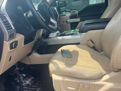 Used 2015 Ford F150 Lariat w/ Equipment Group 502A Luxury AWD/4WD image 6