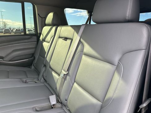 Used 2016 Chevrolet Suburban LT w/ Luxury Package image 18