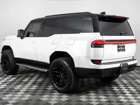 Used 2025 Lexus GX 550 image 4