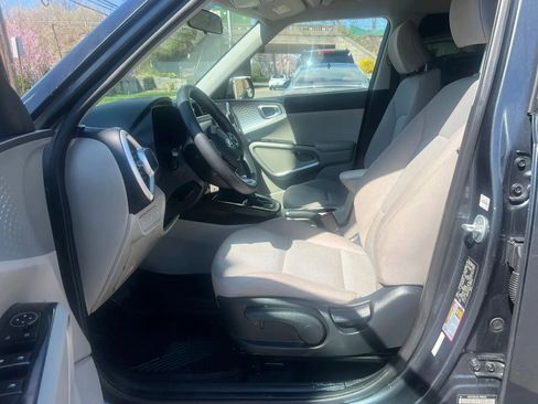Used 2020 Kia Soul LX FWD image 25