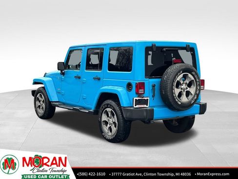 Used 2017 Jeep Wrangler Unlimited Sahara w/ Connectivity Group image 4