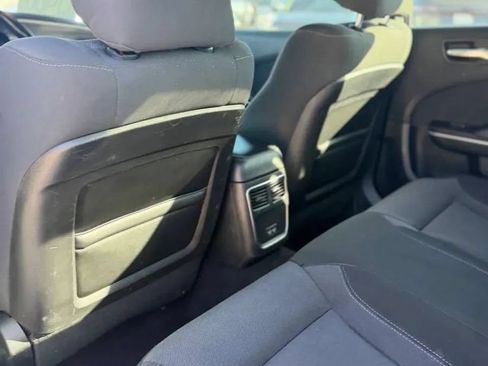 Used 2019 Dodge Charger SXT RWD image 17