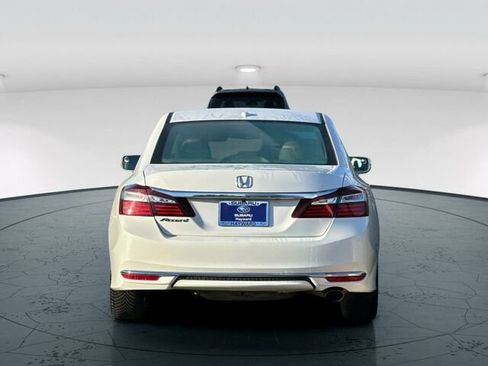 Used 2017 Honda Accord EX-L image 5