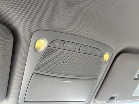 Used 2018 Nissan Rogue SV image 24