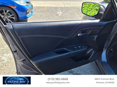 Used 2017 Honda Accord Sport image 10