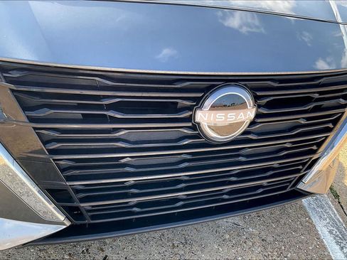 Used 2025 Nissan Altima 2.5 SV FWD image 30