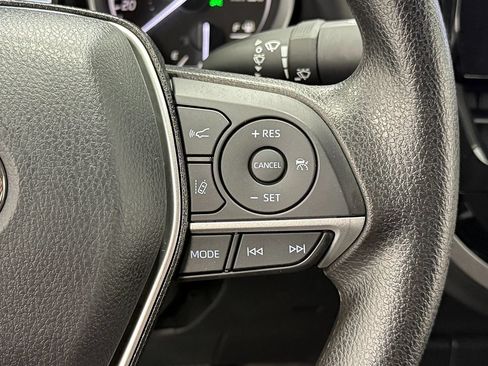 Used 2022 Toyota Camry LE FWD image 18