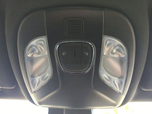 Used 2024 Jeep Compass Latitude image 23