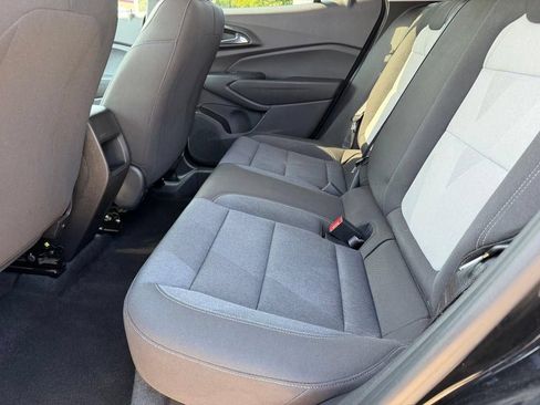Used 2025 Chevrolet Trax LS FWD image 9