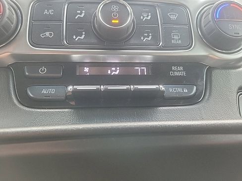 Used 2017 Chevrolet Suburban Premier image 20