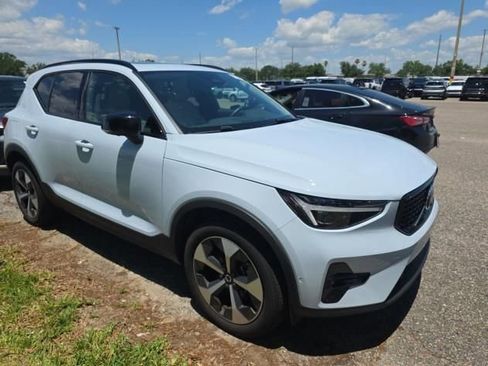 Used 2026 Volvo XC40 B5 Plus AWD/4WD image 1