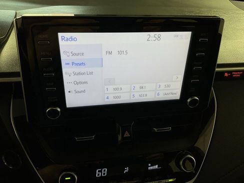 Used 2020 Toyota Corolla SE w/ SE Premium Package image 25