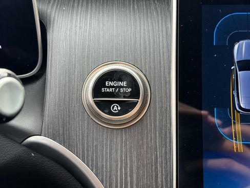 Certified 2025 Mercedes-Benz GLC 300 image 36