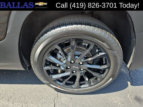 Certified 2023 GMC Terrain SLE w/ Driver Convenience Package AWD/4WD image 26